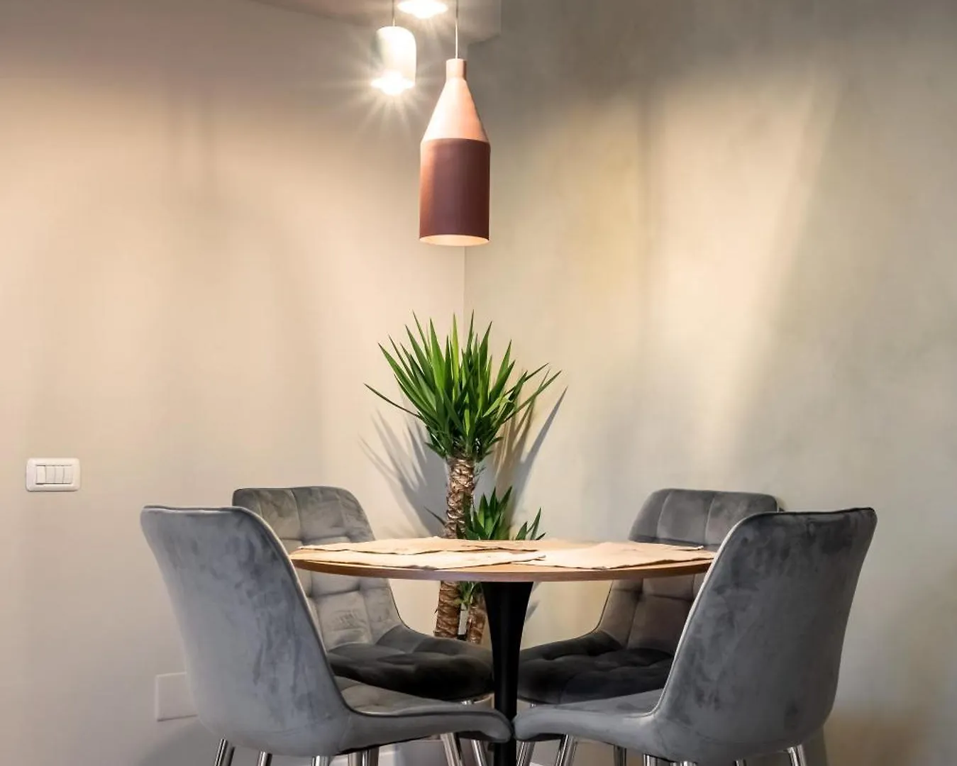 Ultracentral Near Old Town, Cismigiu And Victoriei - Cozy, Quiet And Modern Apartment Wt Sunny Balcony Bucarest