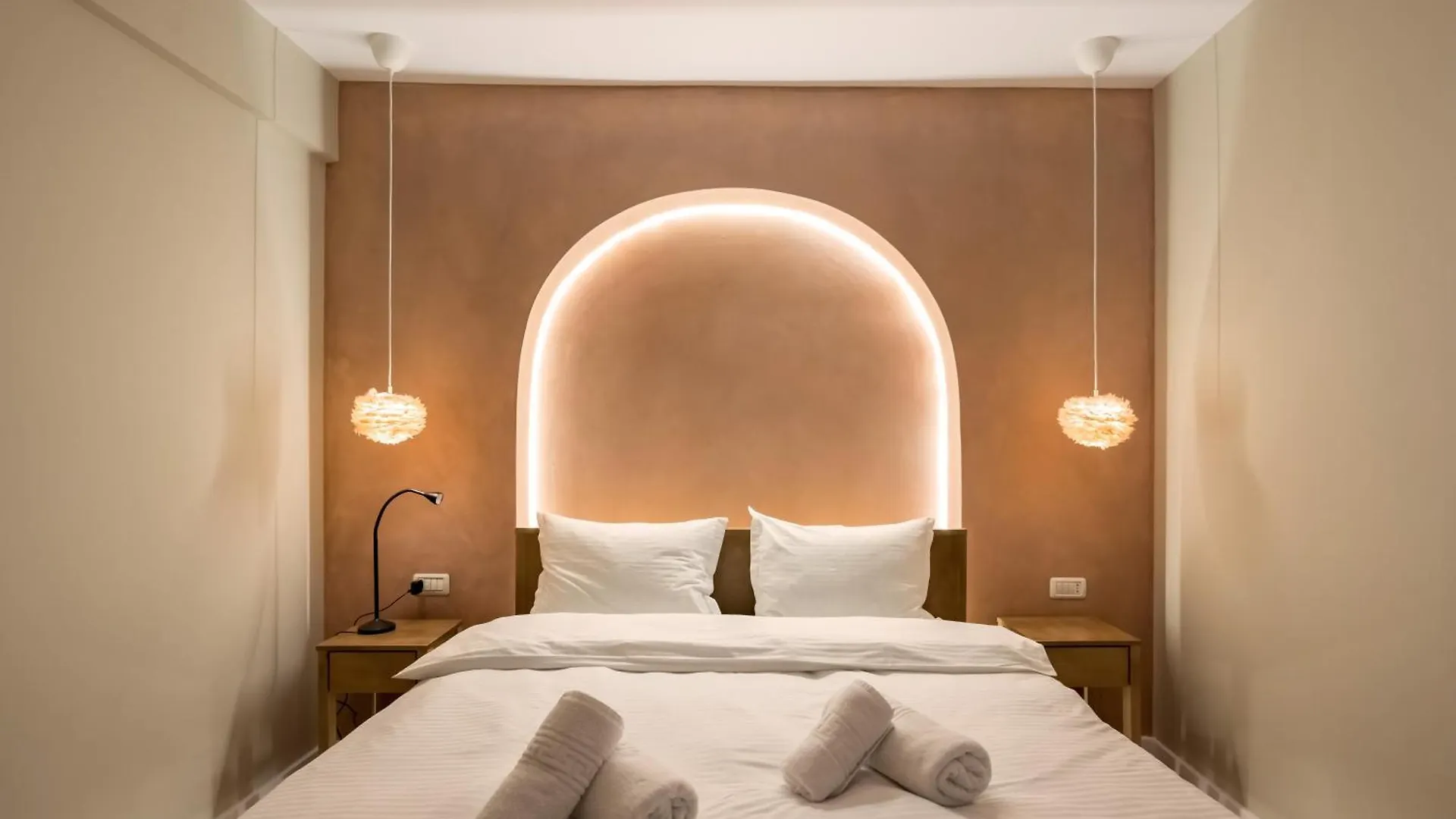 Ultracentral Near Old Town, Cismigiu And Victoriei - Cozy, Quiet And Modern Apartment Wt Sunny Balcony Bucarest Rumanía