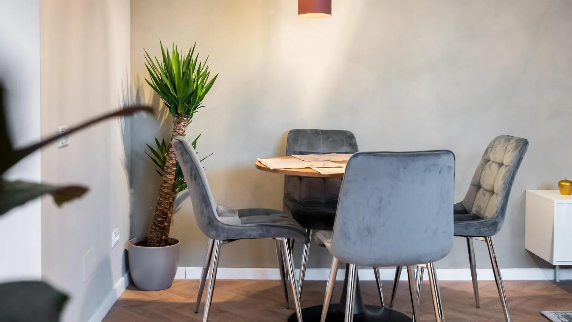 Ultracentral Near Old Town, Cismigiu And Victoriei - Cozy, Quiet And Modern Apartment Wt Sunny Balcony Bucarest