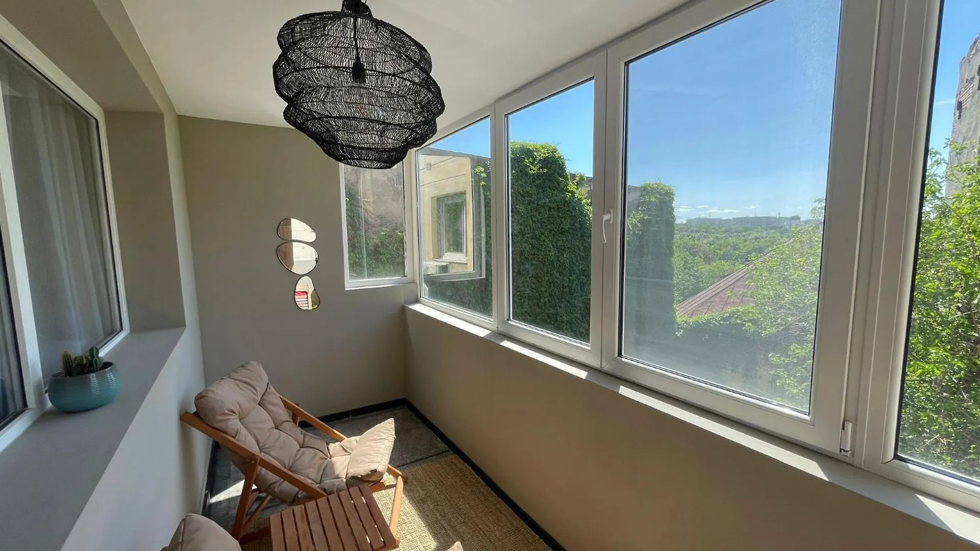 Ultracentral Near Old Town, Cismigiu And Victoriei - Cozy, Quiet And Modern Apartment Wt Sunny Balcony Bucarest