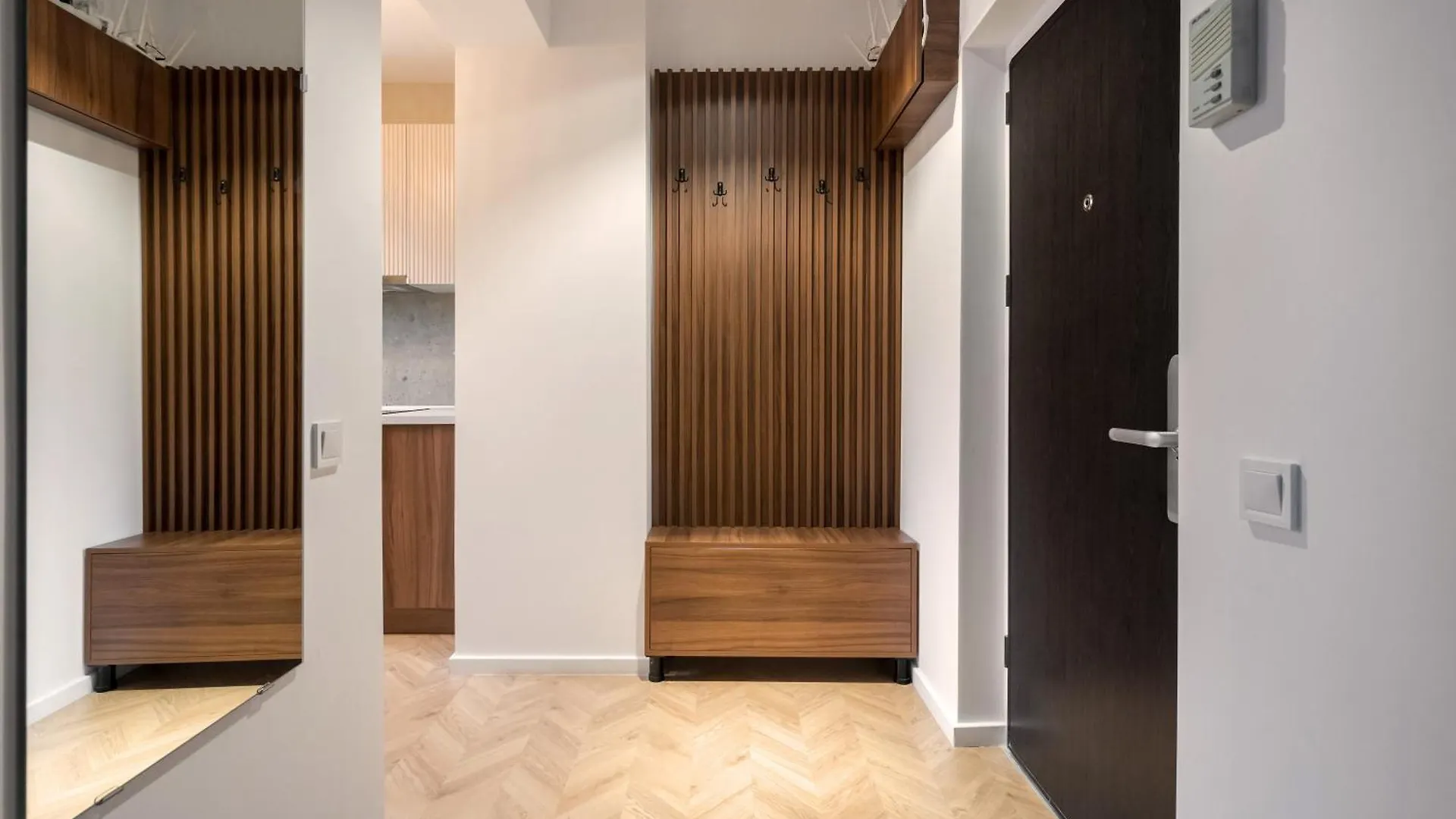 Ultracentral Near Old Town, Cismigiu And Victoriei - Cozy, Quiet And Modern Apartment Wt Sunny Balcony Bucharest